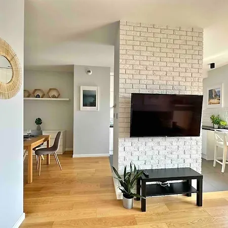 Wola Sowinskiego - Salon, Sypialnia, Balkon, Parking * Varšava